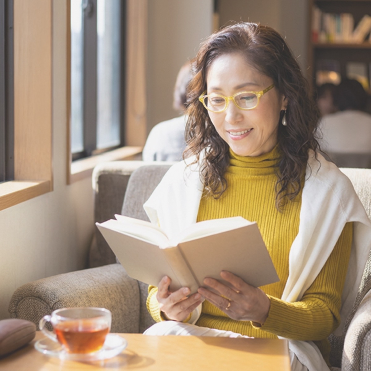 老眼鏡を日常で使うイメージ